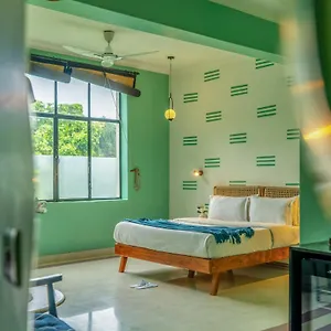 Hotel Letsbunk Poshtel&suites